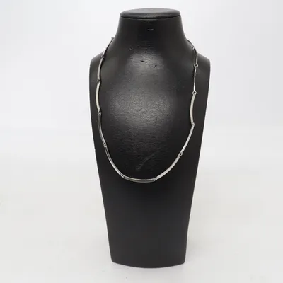 Necklace (Silver) from Avon Unknown metal