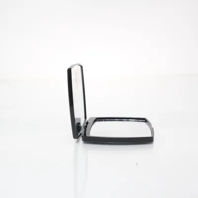 Fickspegel (Svart) från Chanel