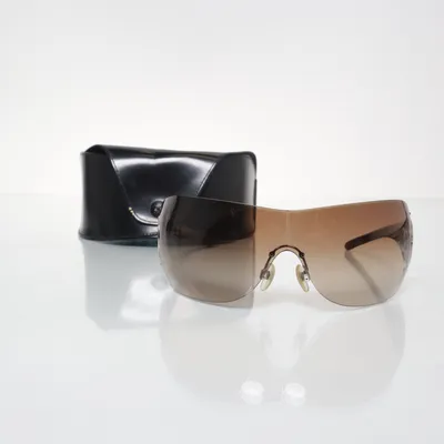 Solglasögon (4145) från Chanel