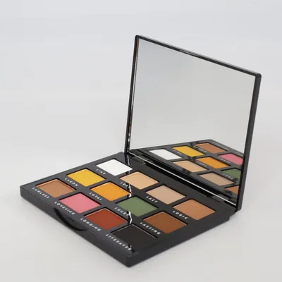 Palette de fards à paupières (Noir) de LOWD Cosmetics