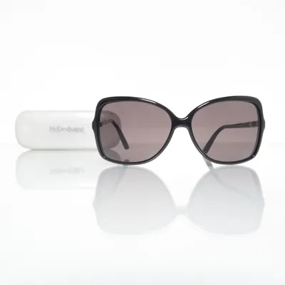 Solglasögon (D28E5) från Yves Saint Laurent