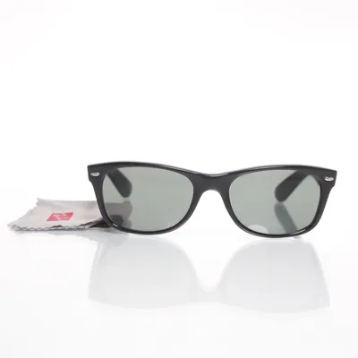 Solglasögon (RB2132) från Ray-Ban