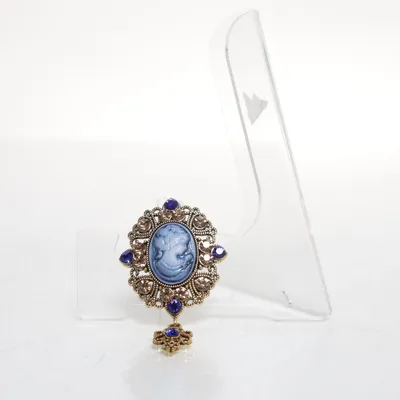 Brosch (Gothic, Victorian style, romantic, camee style ) Okänd metall