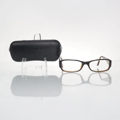 Glasögon (3396) från Chanel