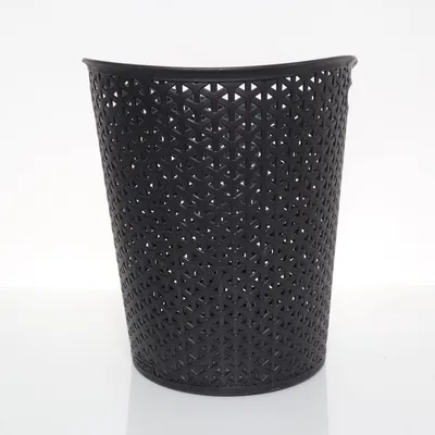 Trash can