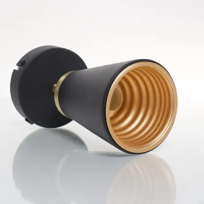 Vägglampa (Svart) från Oriva Ab