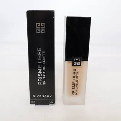 Foundation (PRISME LIBRE SKIN-CARING MATTE) fra Givenchy