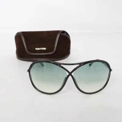 Sunglasses (Vicky TF184) from Tom Ford