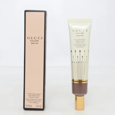 Foundation (Glow Skin Tint Deep 59) van Gucci