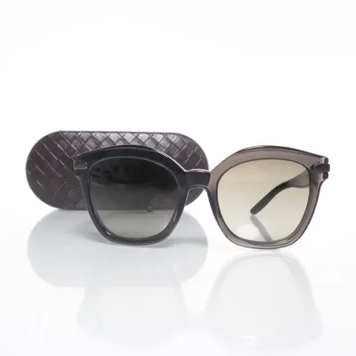 Solglasögon (B.V.218/S) från Bottega Veneta