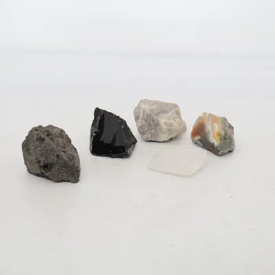 Decorative stones (Multicolored)