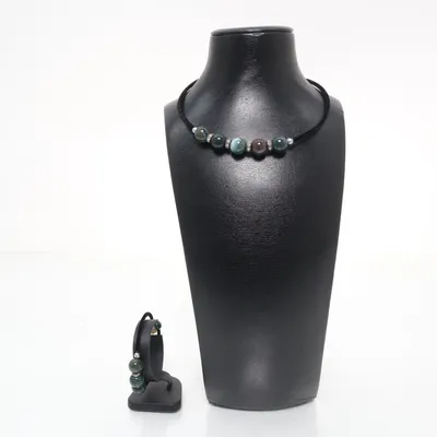 Halsband (Svart, Grön) Okänd metall