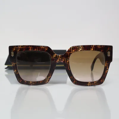 Solglasögon (FF 0457/G/S) från Fendi