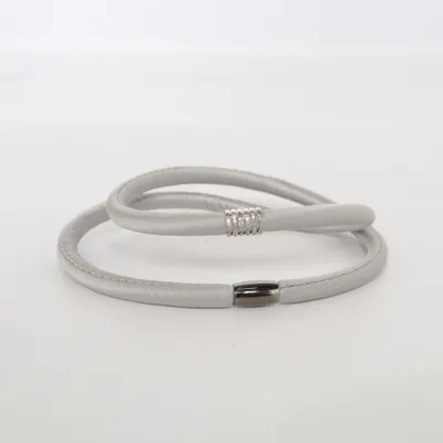 Armband (Silkesarmband, magnetiskt stållås, berlock i silver ) från Story by Kranz & Ziegler Okänd metall, Silver
