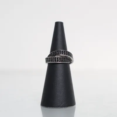 Ring (Sort, Sølv) fra Sif Jakobs Sølv