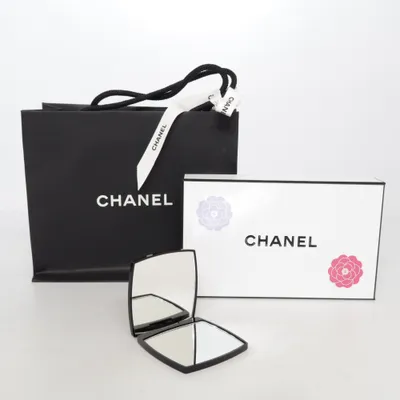 Fickspegel (Svart) från Chanel
