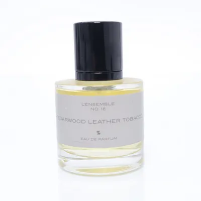 Eau de Parfum (Cedarwood Leather Tobacco) van Singular Society