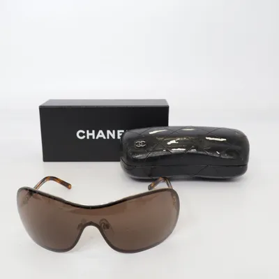 Solglasögon (4170-H) från Chanel