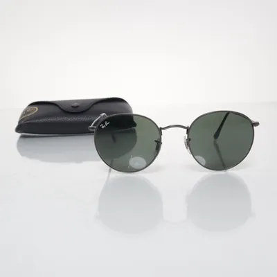 Solglasögon (RB 3447) från Ray-Ban