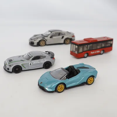 Voiture jouet (Rouge, Bleu, Argent) de Siku