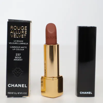 Läppstift (Rouge Allure Velvet 237 Beige Ardent) från Chanel