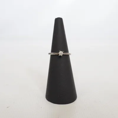 Ring (Silver, Transparent) from Spinning Silver