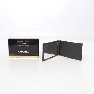 Fickspegel (Papier Matifiant) från Chanel