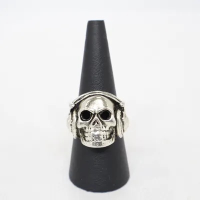 Ring (Silverfärgad) Okänd metall