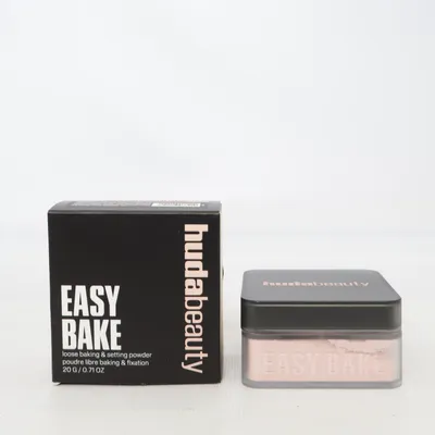 Powder (Easy Bake) from Huda Beauty