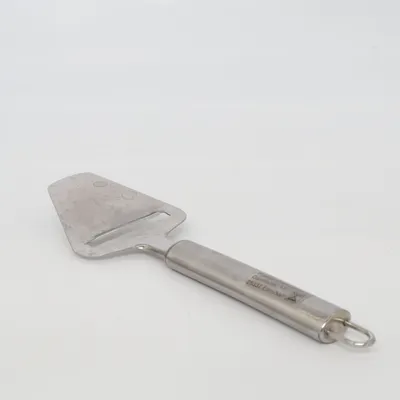 Osthyvel (Silverfärgad) från Fiskars