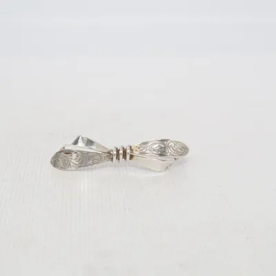 Brosch (Silverfärgad) från TEKA Silver