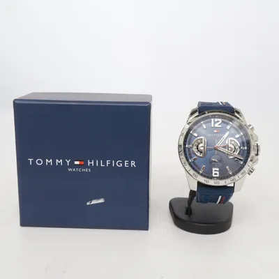 Armbandsur (TH.320.1.14.2382) från Tommy Hilfiger