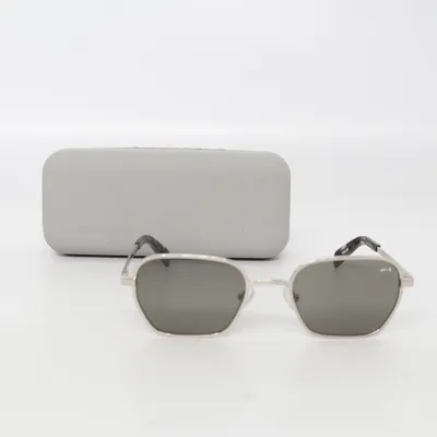 Lunettes de soleil (Argent) de A.Y Studio