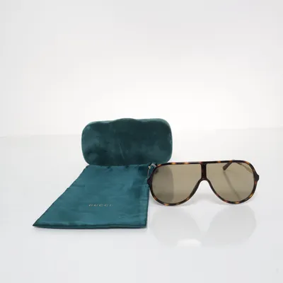 Solglasögon (GG0199S) från Gucci
