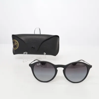 Solglasögon (RB 4243) från Ray-Ban