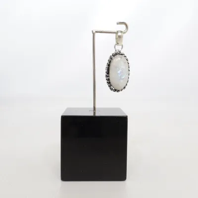 Hänge (Silverfärgad) från Edelstein Okänd metall