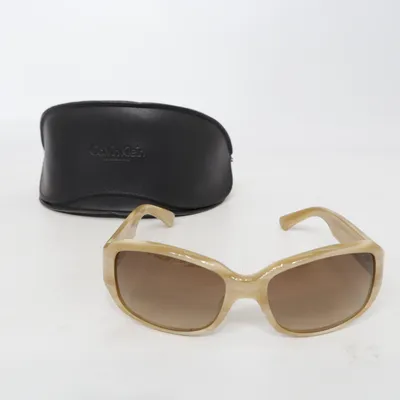 Lunettes de soleil (981S) de Calvin Klein