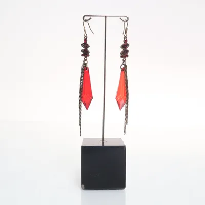 Örhängen (Silverfärgad, Röd) Okänd metall