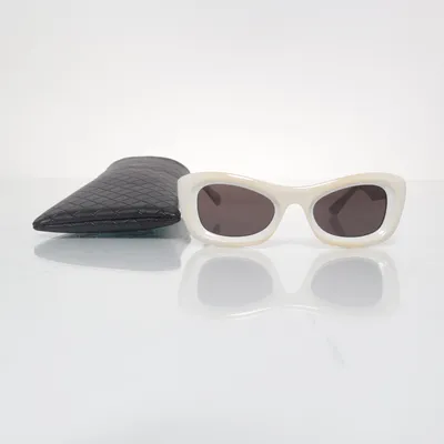 Solglasögon (BV1088S) från Bottega Veneta