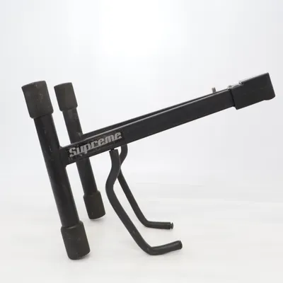 Support pour guitare (Noir) de Supreme