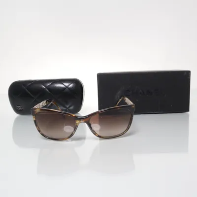 Solglasögon (Brun) från Chanel