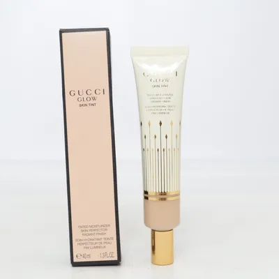 Fond de teint (Glow Skin Tint Fair Medium 24) de Gucci