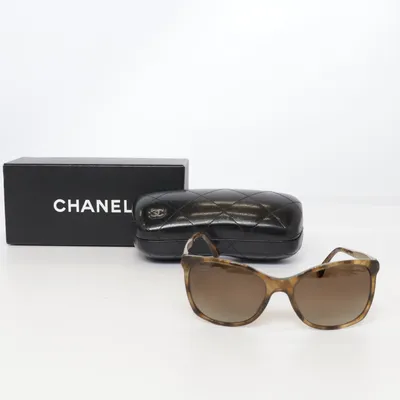 Solglasögon (5348 1525/S9) från Chanel