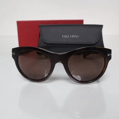 Solglasögon (VA 4020) från Valentino