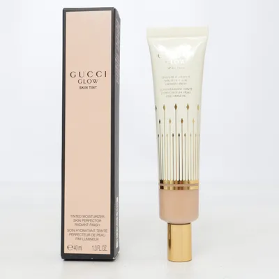 Foundation (Glow Skin Tint Medium 36) van Gucci