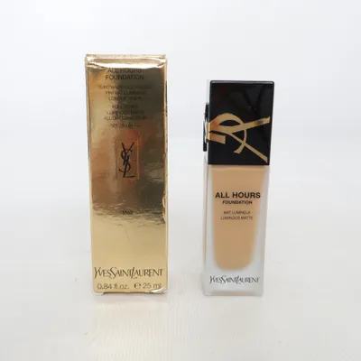 Foundation (All Hours Fundation MW9) von Yves Saint Laurent