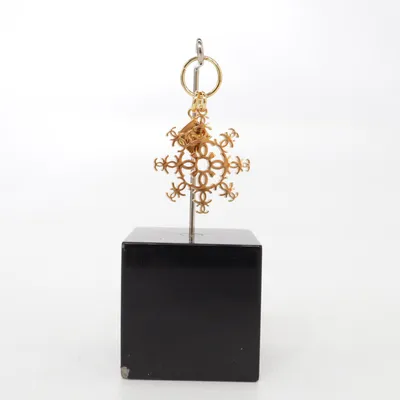 Pendentif (Frankrike, Grundat 1910) de Chanel Métal inconnu