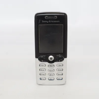 Mobiltelefon (Svart, Silverfärgad) från Sony Ericsson