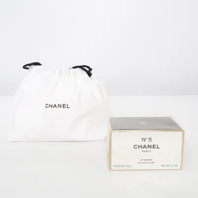 Fast tvål (Le Savon The Bath Soap) från Chanel