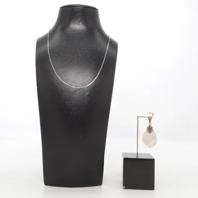 Halsband (Silverfärgad) från Dillards Silver